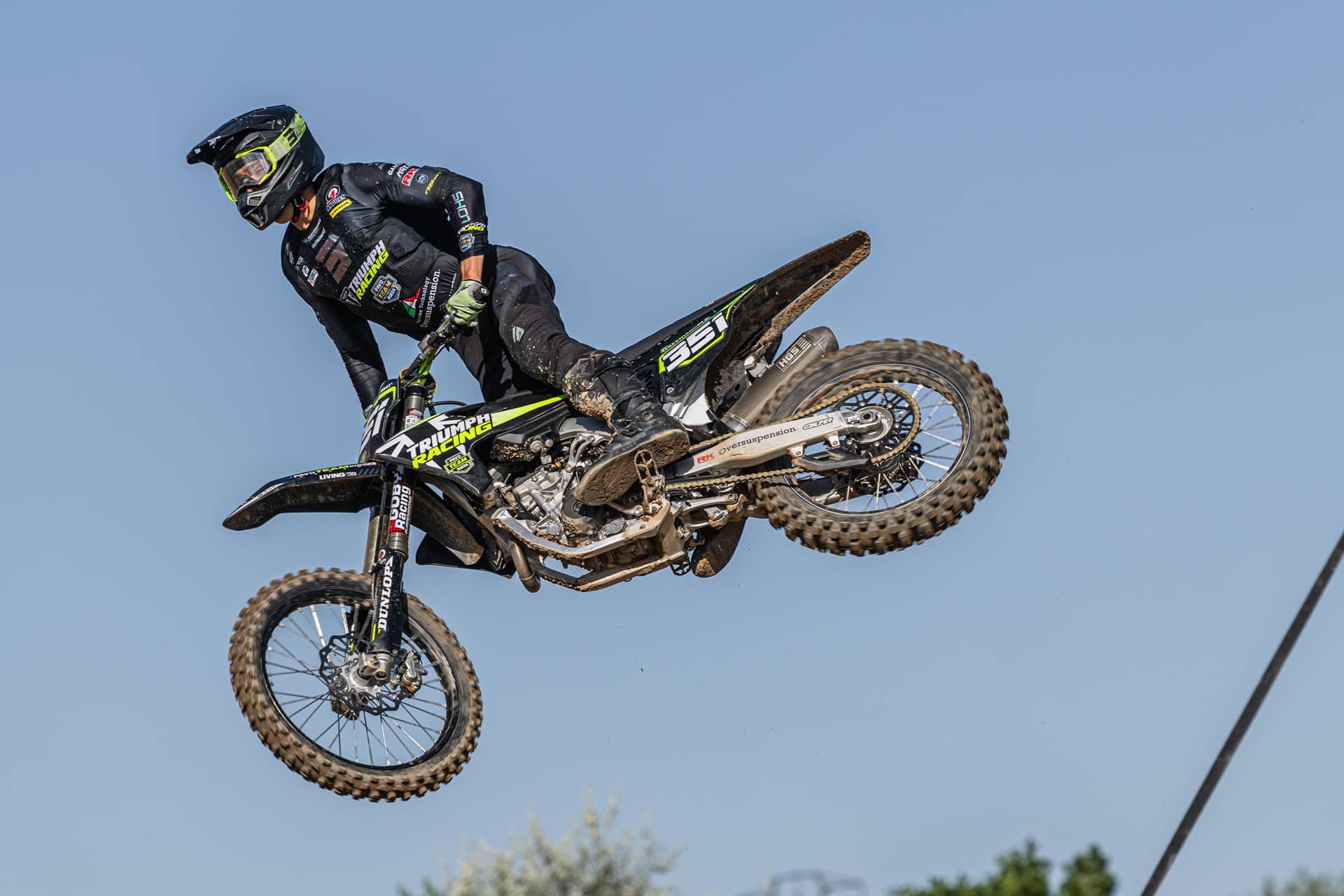 卡洛斯·普拉特 (Carlos Prat) 和 Triumph Racing Pavo Rueda 赢得全国 18 岁以下摩托车越野赛冠军