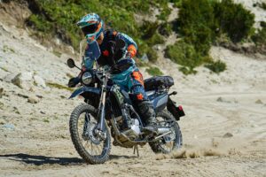川崎推出全新 KLX300 2027 系列,共有四种型号可供选择