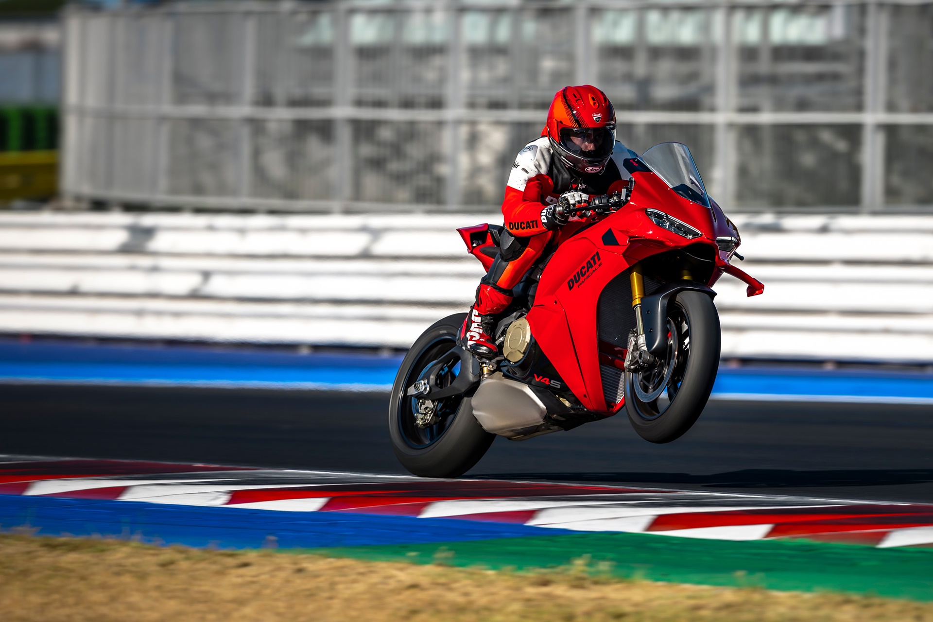 杜卡迪 Panigale V4 2027
