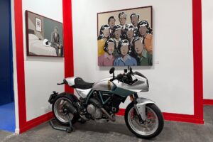 杜卡迪参加 Estampa 展览“Adriana Oliver x Ducati”