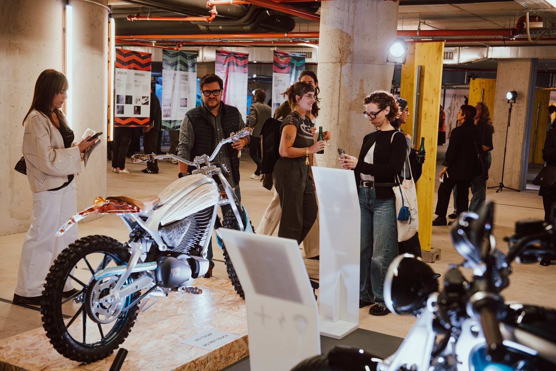 Mattia Biagi 展示“Motototem”，从艺术角度构思的飞蚤 C6