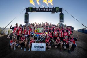 Herlings 第六次获得世界冠军，Farrés 离开土耳其，成为 MX2 领先者