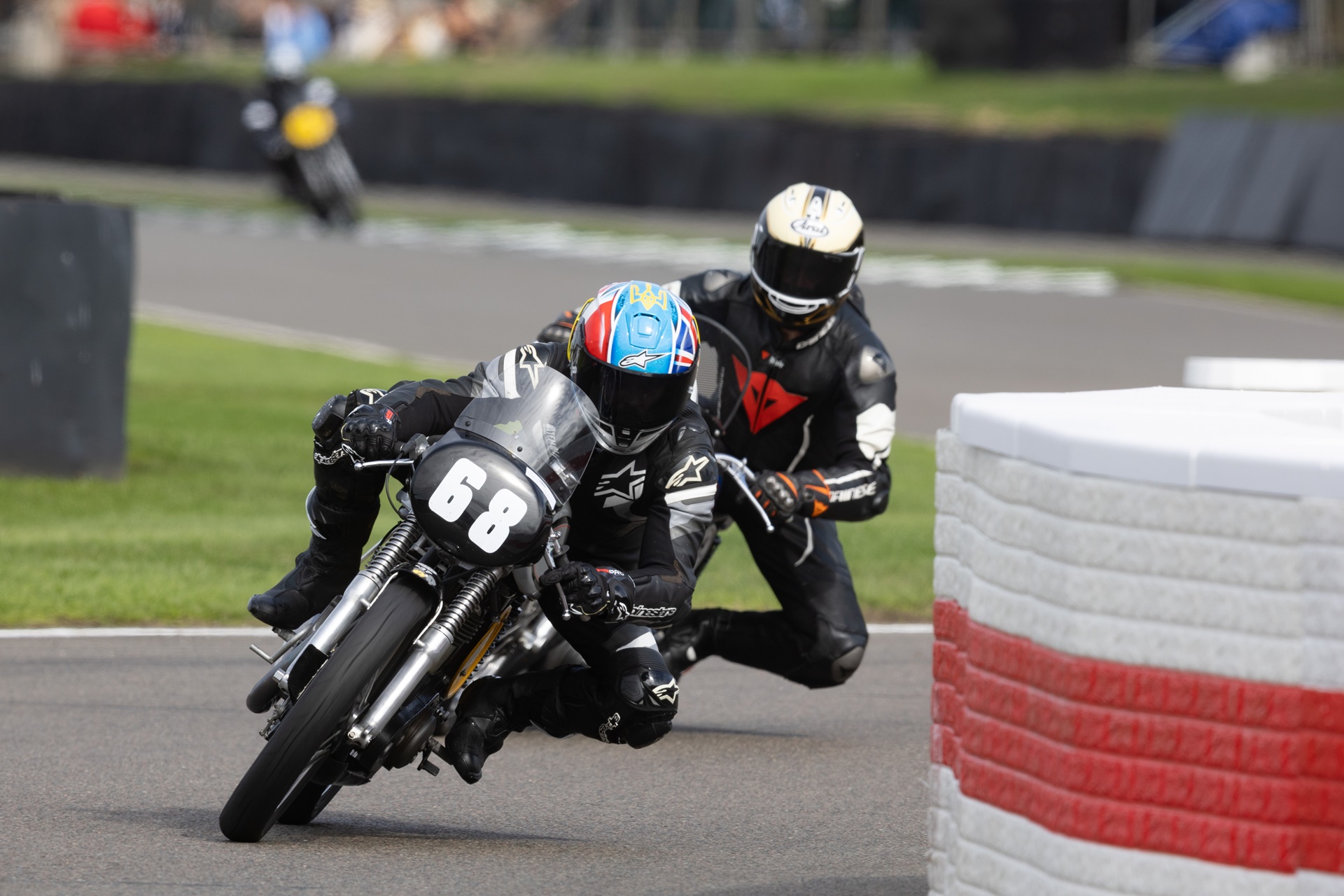 Norton 和 Works Racing 驾驶历史悠久的 Manx 30M 参加 2026 年古德伍德复兴赛